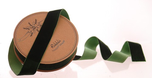 wstazka-aksamitna-ciemnozielona-2-5cm-9m