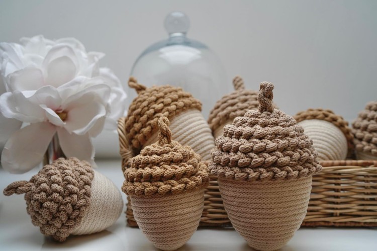 Żołądź ozdobny w kolorze cappuccino 2