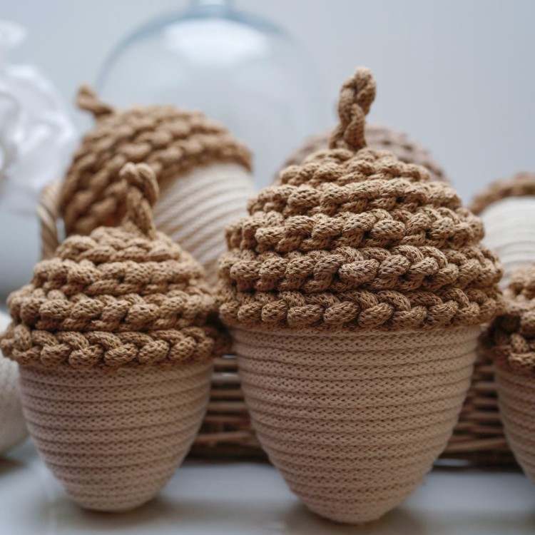 Żołądź ozdobny w kolorze cappuccino 3