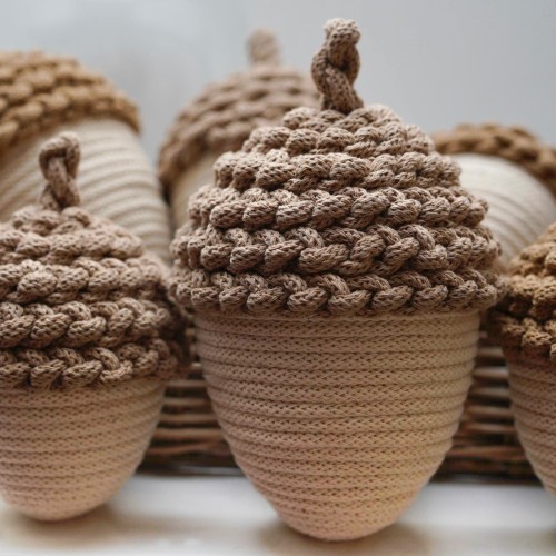 Żołądź ozdobny w kolorze cappuccino 2