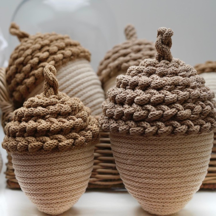 Żołądź ozdobny w kolorze cappuccino 4